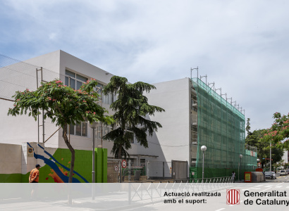 La Generalitat subvenciona les obres de rehabilitació de les façanes nord i cobertes de l’escola