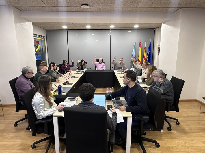 El Ple aprova inicialment la modificaci&oacute; del POUM per destinar un edifici del carrer Comte de Llar a equipament dotacional